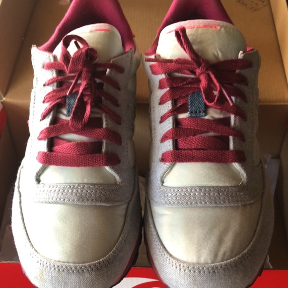Like new in box Saucony Jazz Triple denim multi grey and burgundy sneaker 8 - Picture 2 of 9